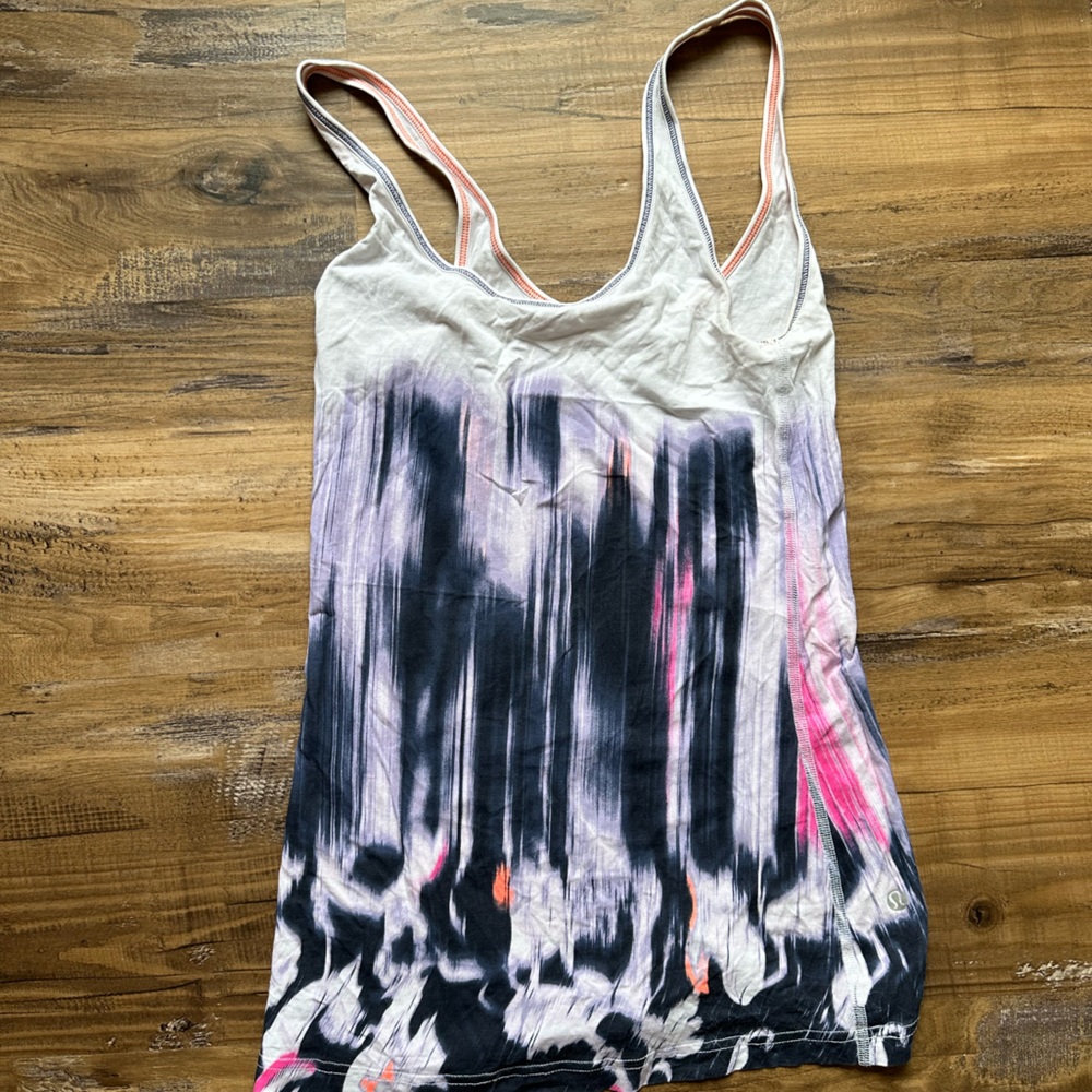 Lululemon size 4.